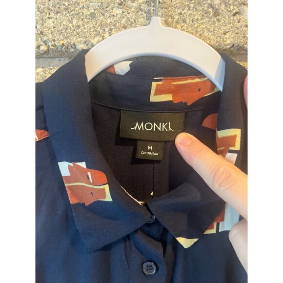 Monki Oversized Shirt in Face Print Sz M - Picture 5 of 10